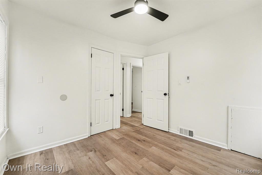 8435 Warwick Street, Detroit, MI 48228 — Photo 11
