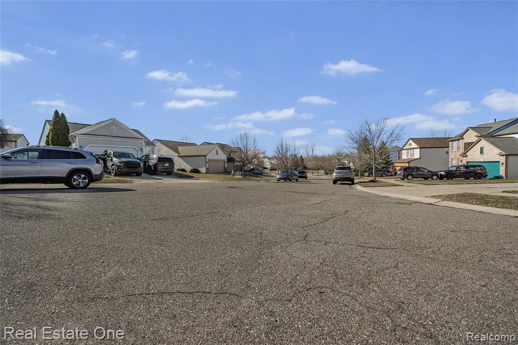 1575 Pebble Beach Drive, Pontiac, MI 48340 — Photo 38