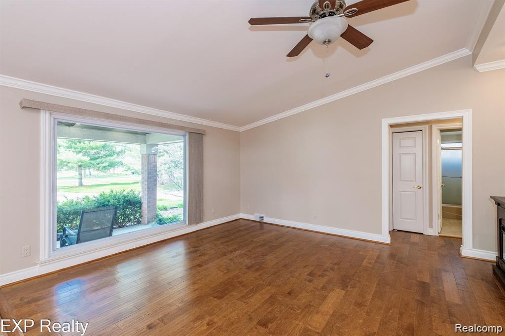 26616 ROUGE RIVER Drive, Dearborn Heights, MI 48127 — Photo 6