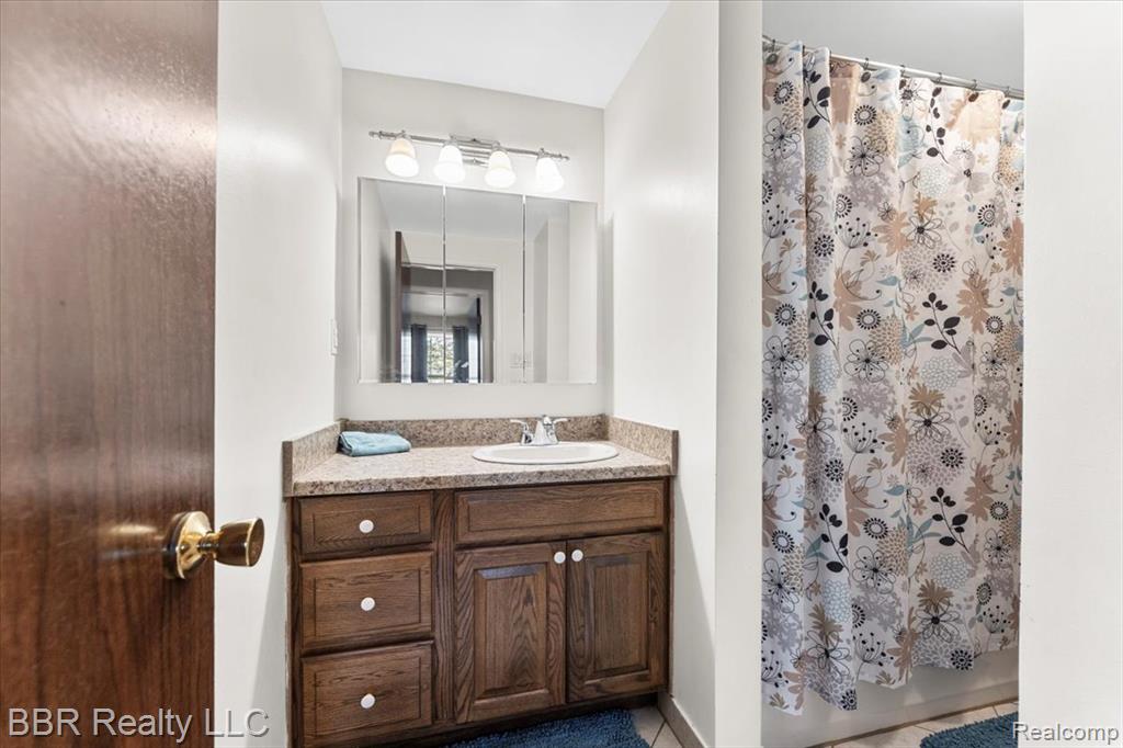 28305 Greenbriar Way, Brownstown, MI 48183 — Photo 22