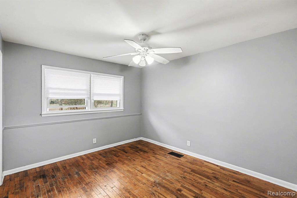 1260 Gilbert Street, Flint, MI 48532 — Photo 17