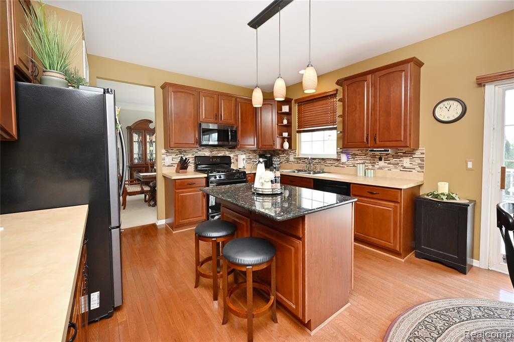 57813 Cider Mill Drive, New Hudson, MI 48165 — Photo 10