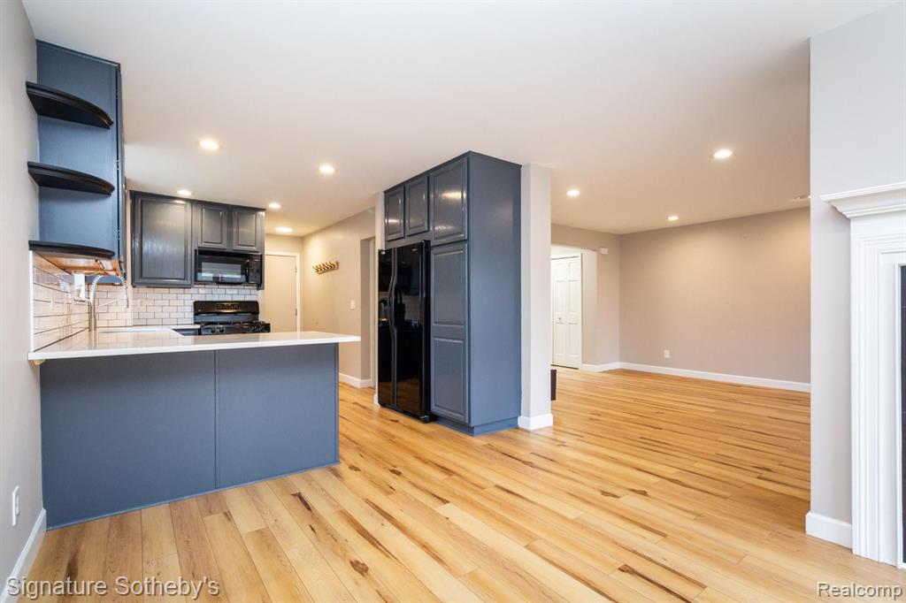 521 James Circle, Royal Oak, MI 48067 — Photo 10