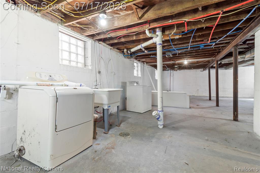 9281 Boleyn Street, Detroit, MI 48224 — Photo 34