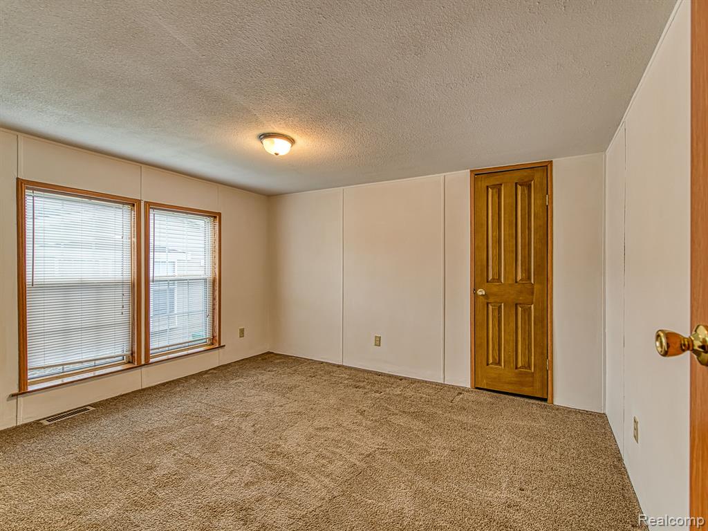 13749 Heritage Street, Carleton, MI 48117 — Photo 28