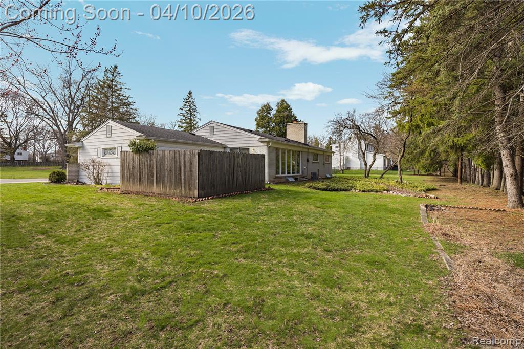 7077 Brookridge Drive, West Bloomfield, MI — Photo 38
