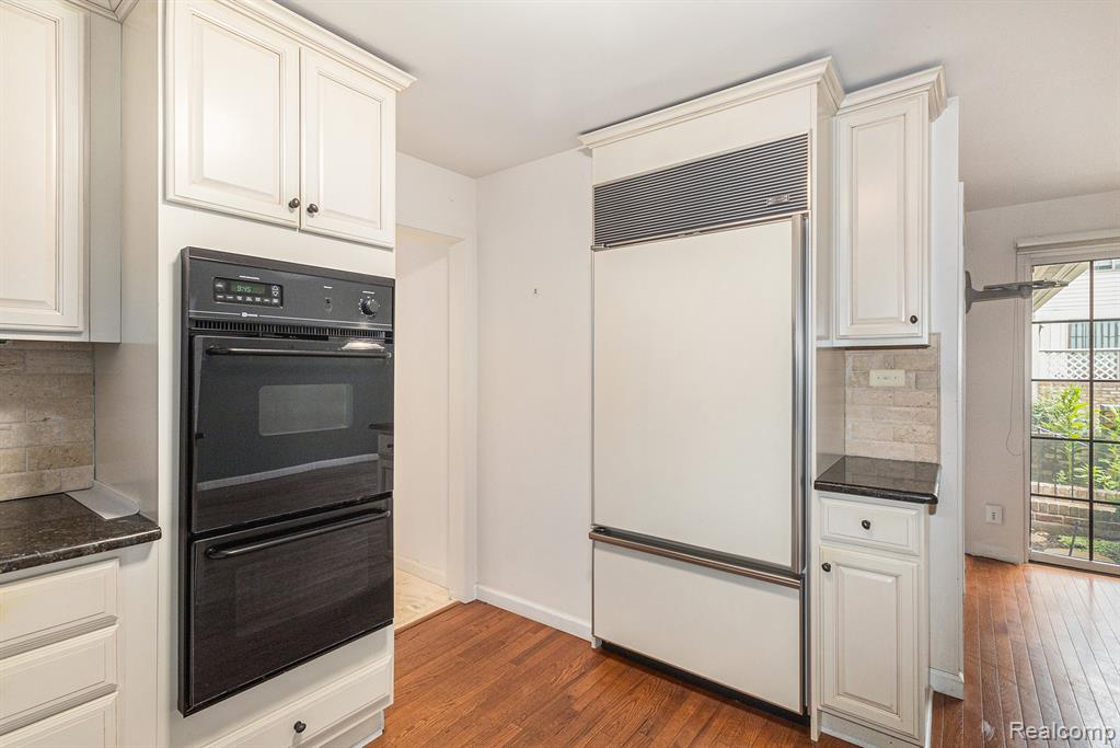 6964 Pebblecreek Woods Drive, West Bloomfield, MI — Photo 12