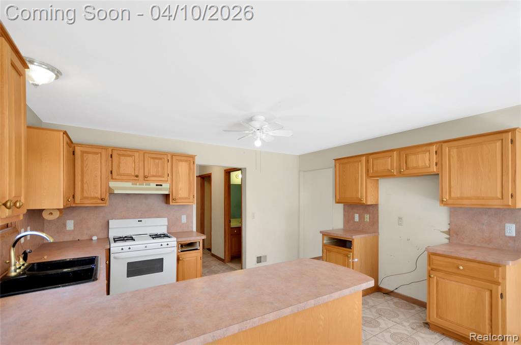7600 Village Drive, Washington, MI — Photo 13