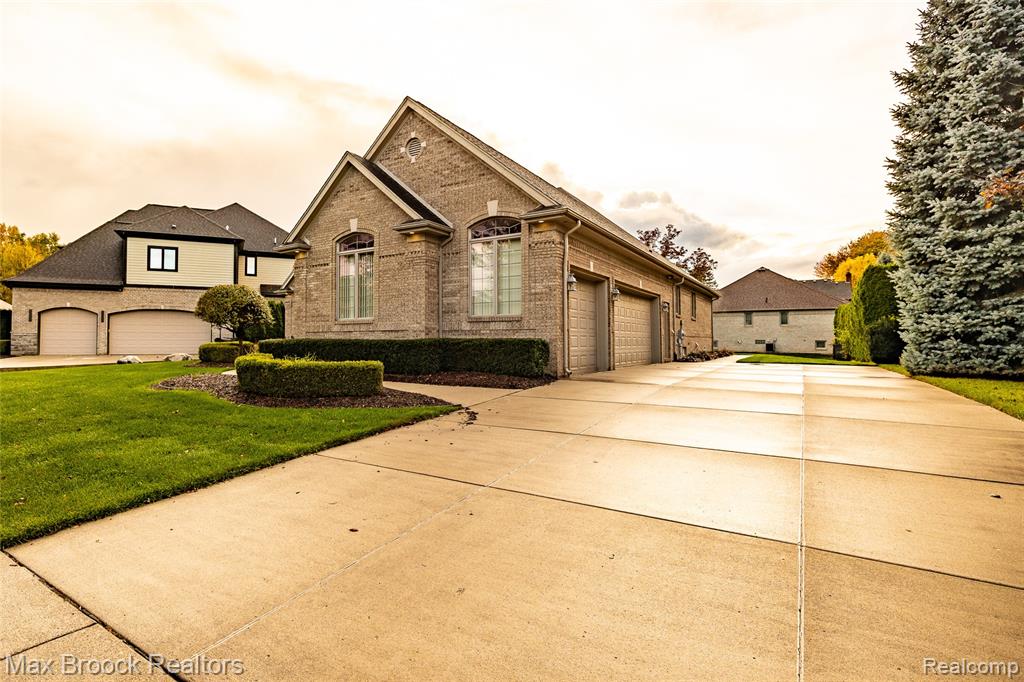 52221 Chickadee, Shelby Twp, MI 48315 — Photo 9