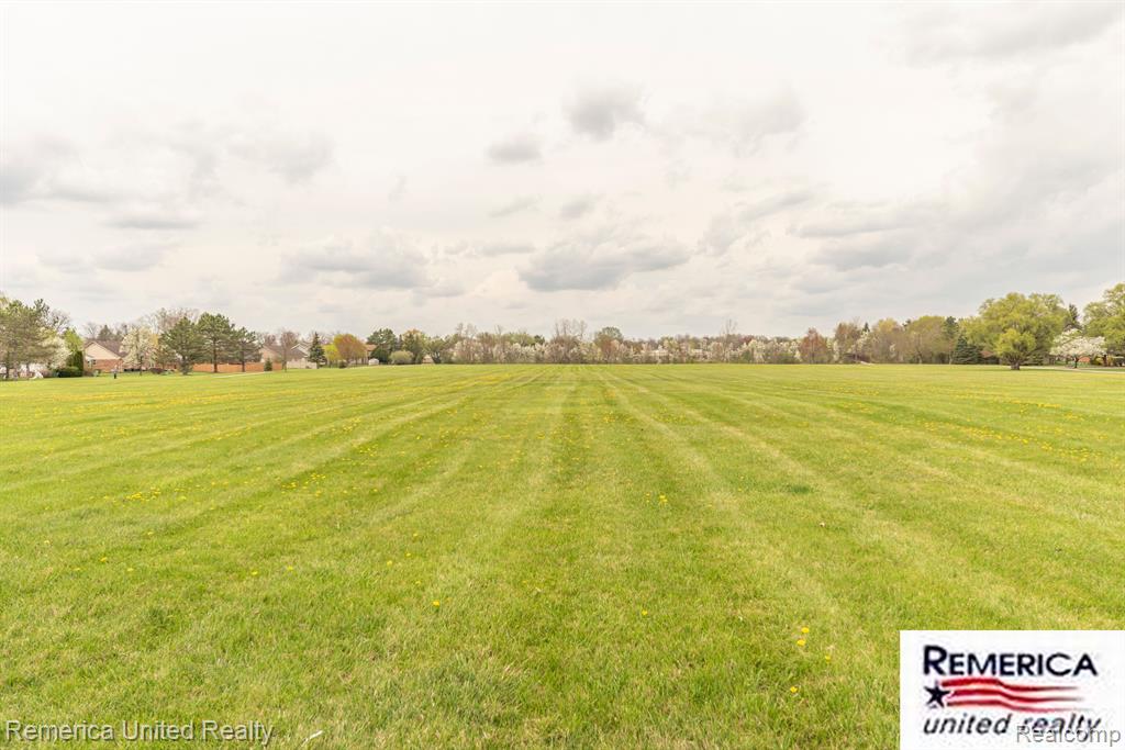 46206 LARCHMONT Drive, Canton, MI 48187 — Photo 52