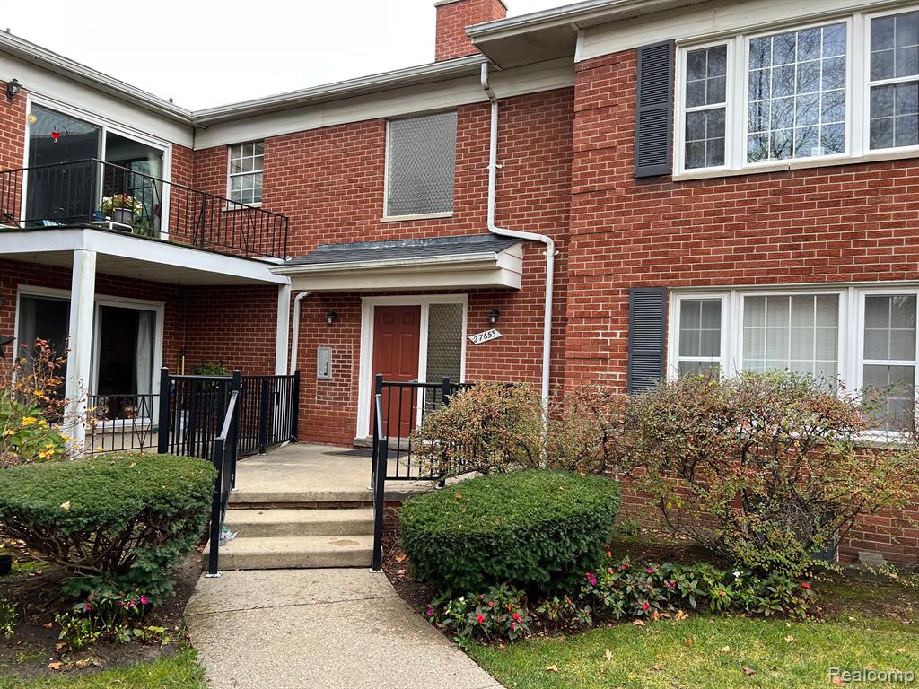 27653 W ECHO VALLEY, 210, Farmington Hills, MI 48334 — Photo 3