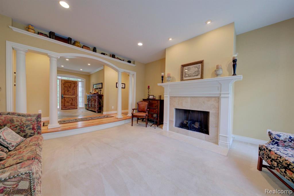 5718 EVERGREEN, Howell, MI 48855 — Photo 9