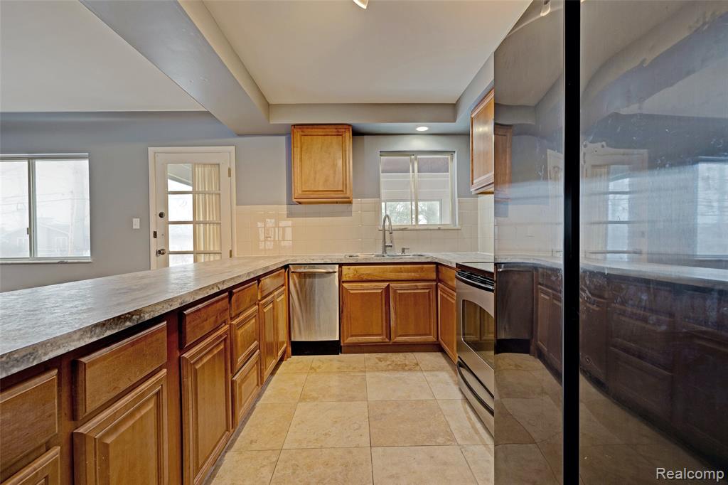 5936 Warbler Drive, Clarkston, MI — Photo 18