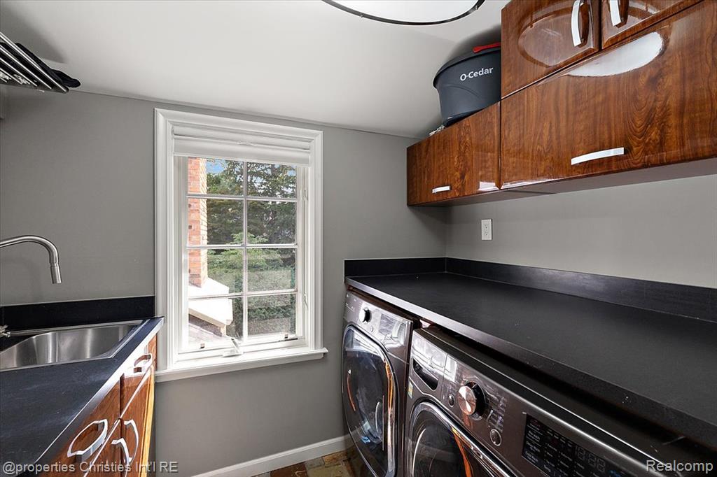 3535 Wooddale Court, Bloomfield, MI 48301 — Photo 43