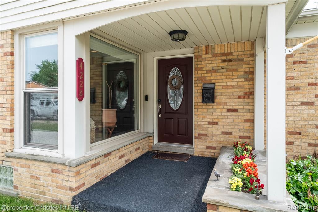 4228 Rosewold Avenue, Royal Oak, MI 48073 — Photo 4