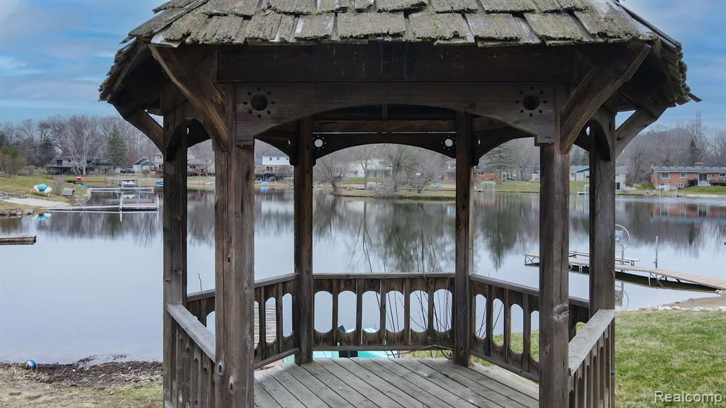 6522 ELLINWOOD Drive, White Lake, MI 48383 — Photo 4