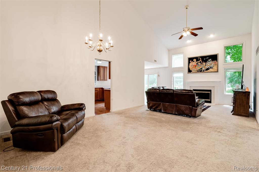 5958 Lochmore Drive, Commerce Twp, MI 48382 — Photo 19