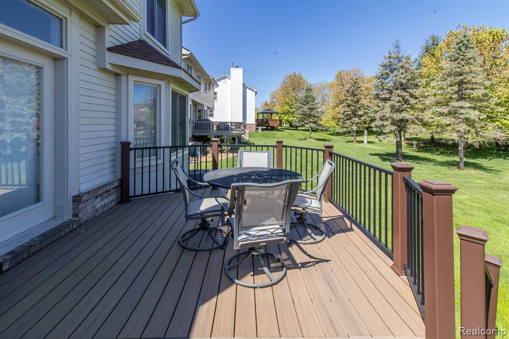 42852 SANDSTONE Drive, Novi, MI 48377 — Photo 31