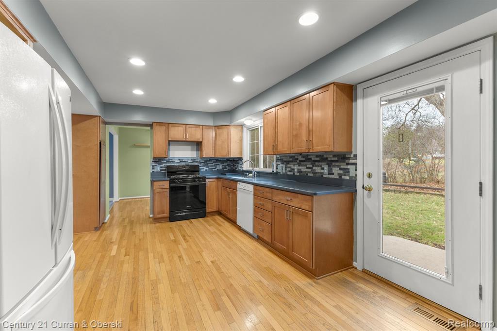 3052 TURNBERRY Lane E, Ann Arbor, MI 48108 — Photo 17