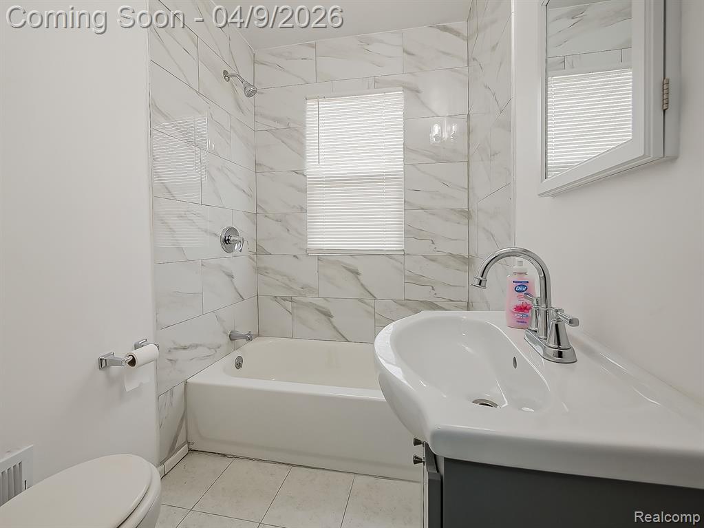 9163 Winthrop Street, Detroit, MI 48228 — Photo 14