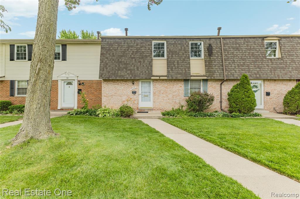 959 Kirts Boulevard, Troy, MI 48084 — Photo 2