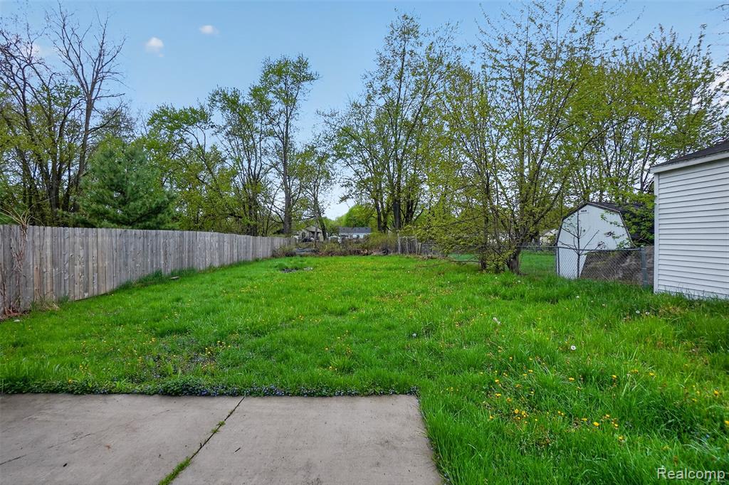 4910 HUGHES Road, Lansing, MI 48910 — Photo 27