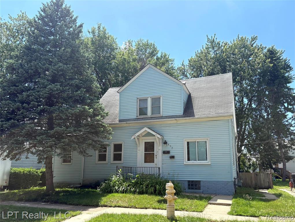 453 Spruce Street, Wyandotte, MI 48192 — front exterior
