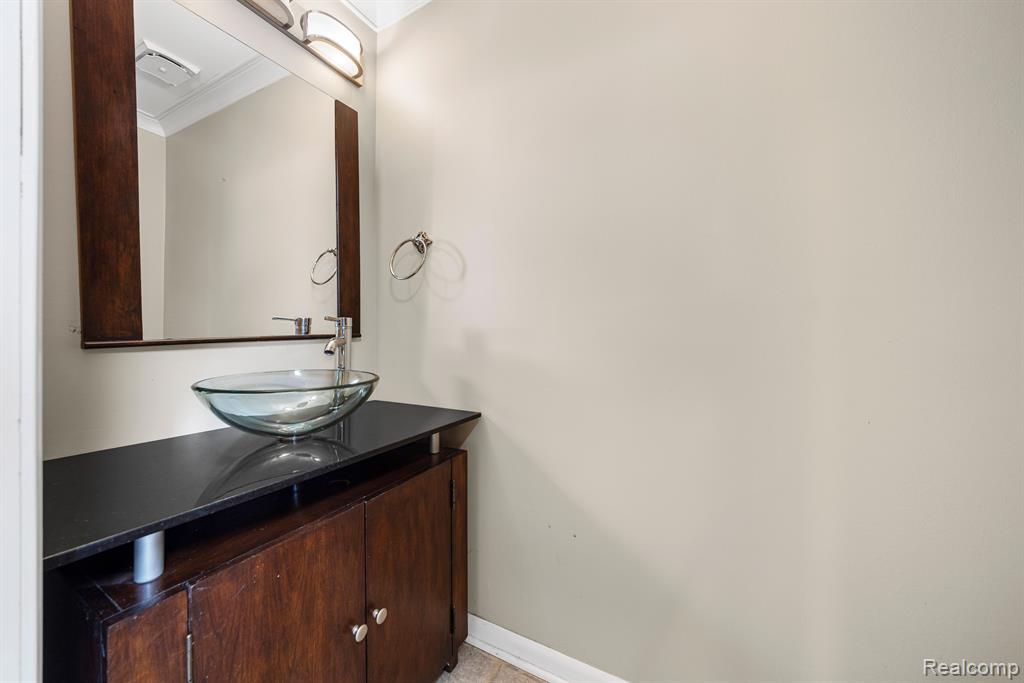 5206 RICHARD RUN WEST, West Bloomfield, MI — Photo 19