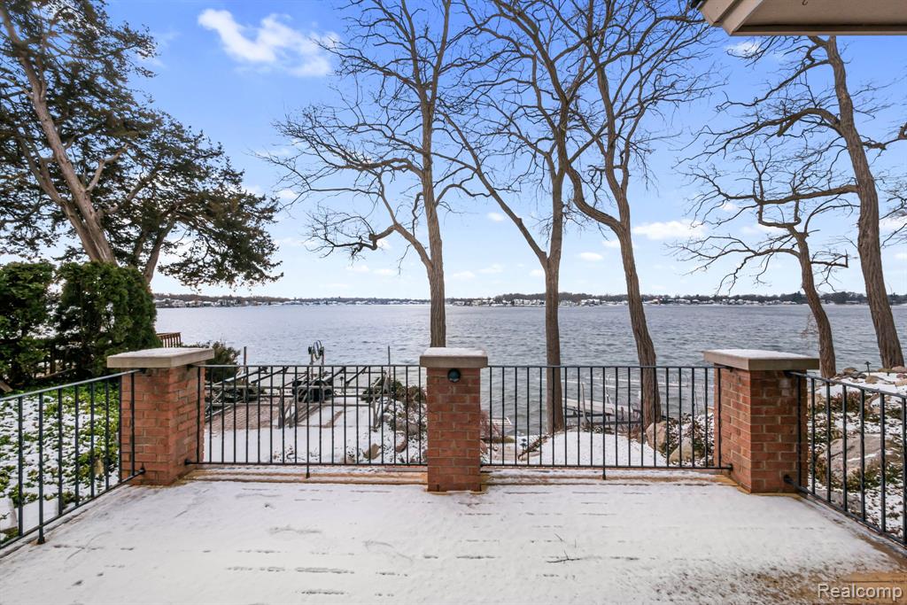 7405 Locklin, West Bloomfield, MI 48324 — Photo 51