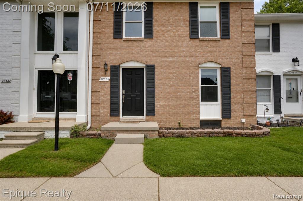 37525 Charter Oaks Boulevard, Clinton Twp, MI 48036