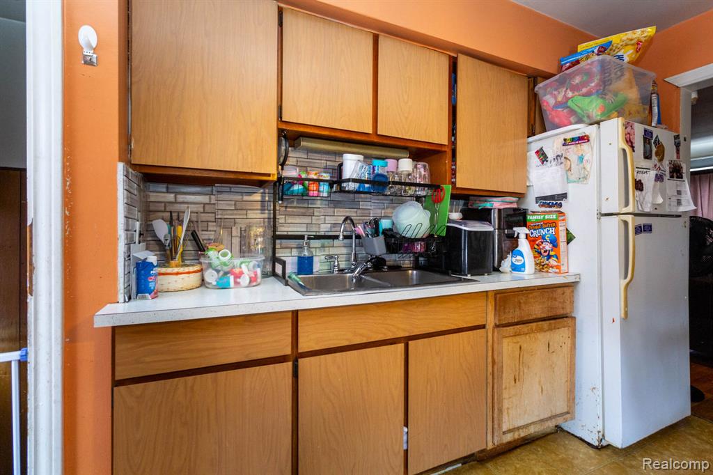 1060 Capitol Avenue, Lincoln Park, MI 48146 — Photo 12