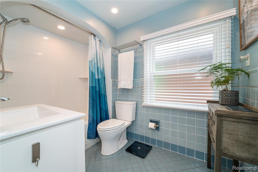 838 W Oakridge Street, Ferndale, MI 48220 — Photo 35
