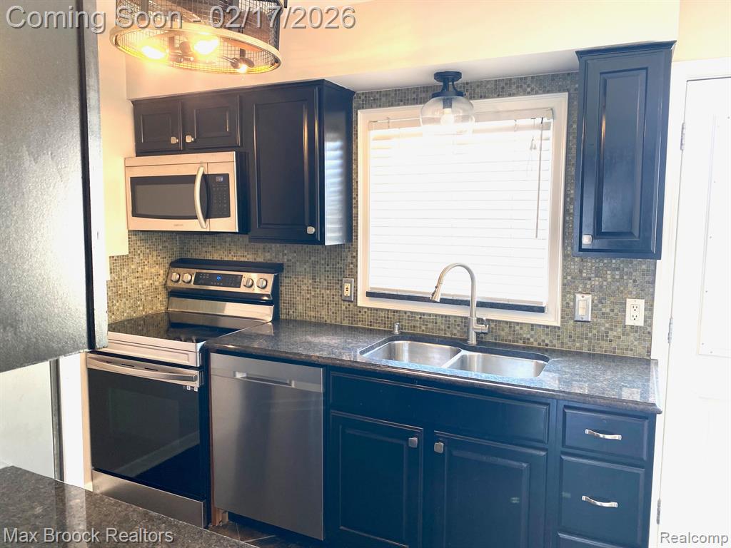 4815 Mansfield Avenue, Royal Oak, MI 48073 — Photo 13