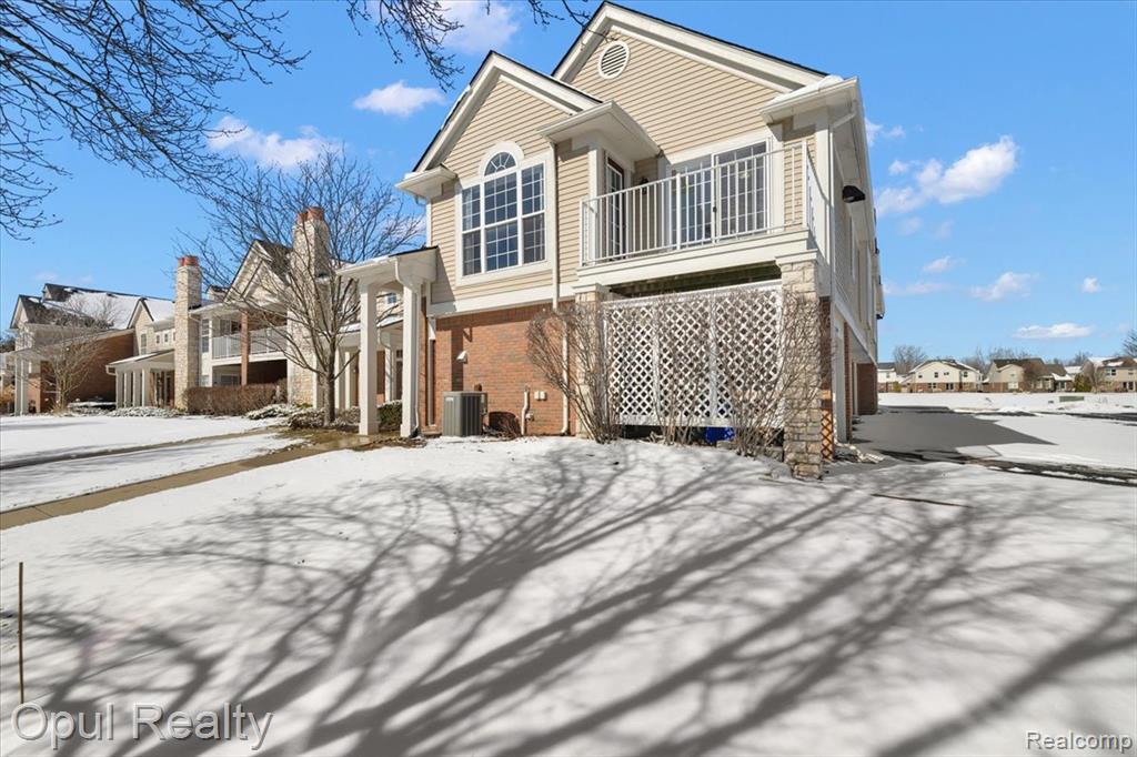 28263 Oakmonte Circle, New Hudson, MI 48165 — Photo 27