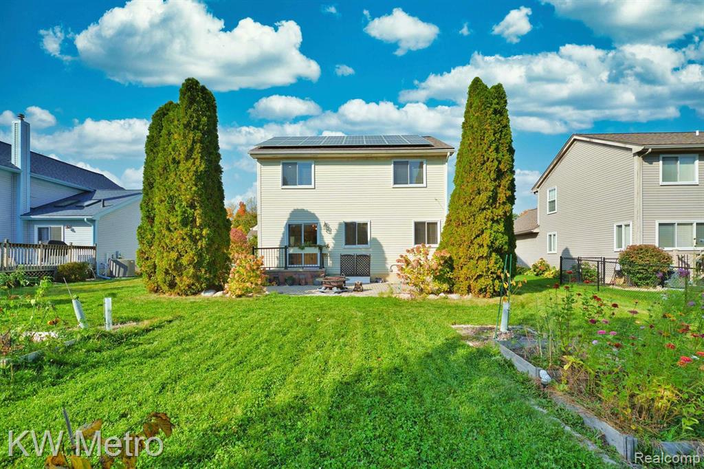 8590 BARRINGTON Drive, Ypsilanti, MI 48198 — Photo 8