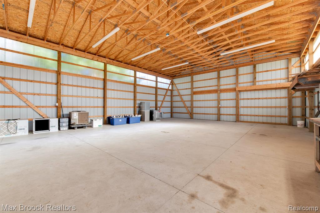 6300 HAZARD Road, Fenton, MI 48430 — Photo 23