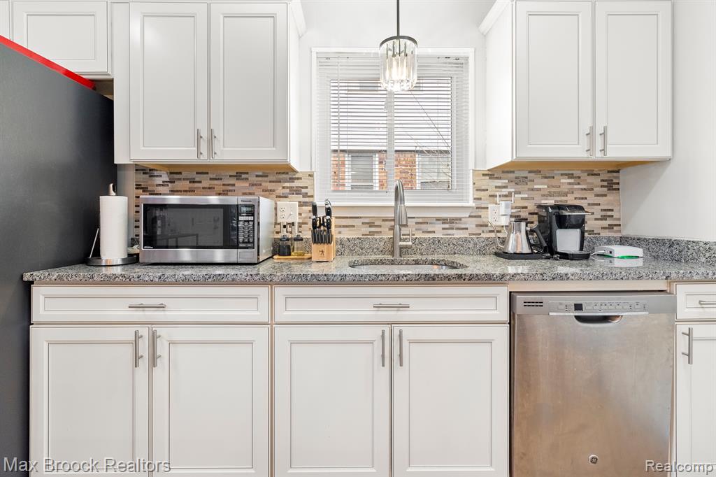 501 S Edgeworth Avenue, Royal Oak, MI 48067 — Photo 11
