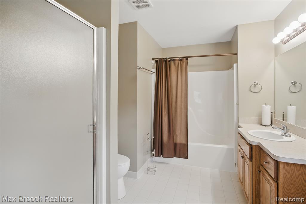 7131 WHITE TAIL Drive, Grand Blanc, MI 48439 — Photo 27