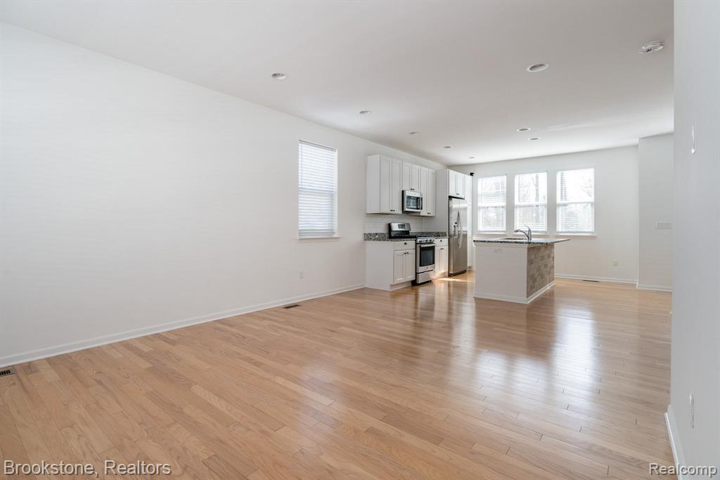512 Midland Boulevard, Royal Oak, MI 48073 — Photo 5