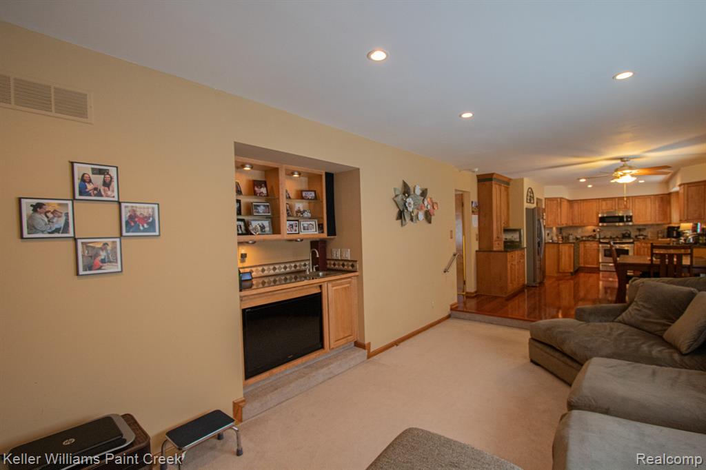 19170 Dawnshire Drive, Brownstown, MI 48193 — Photo 13