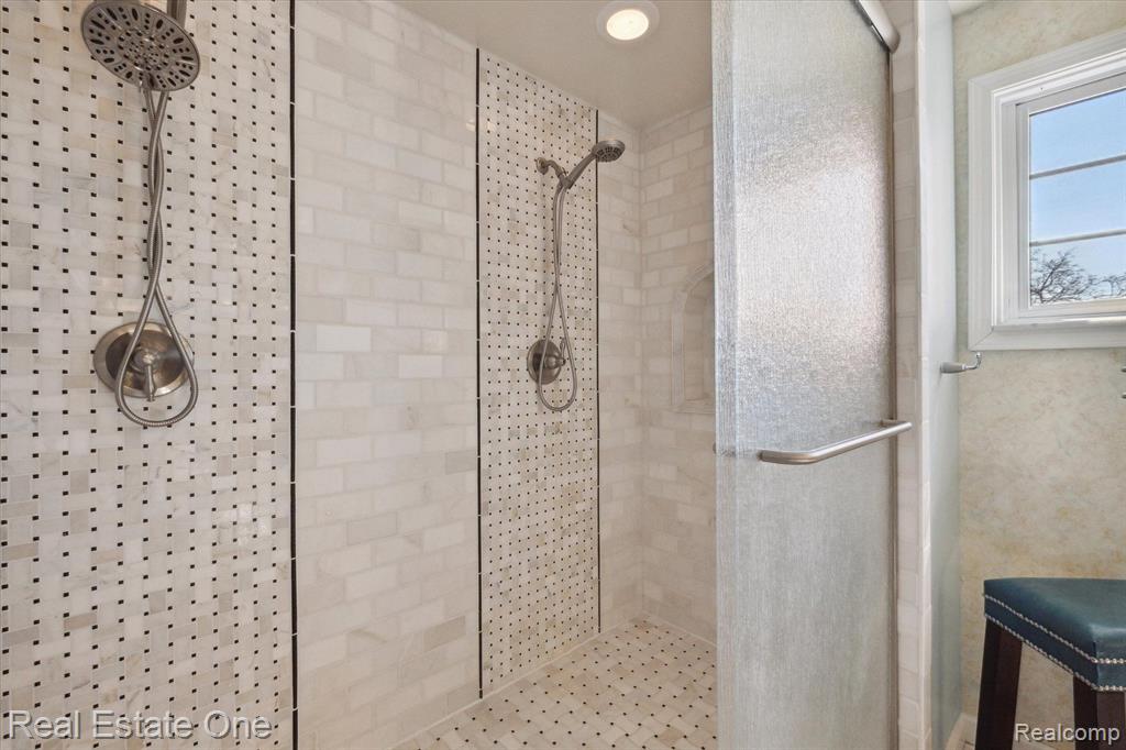 5363 HIGH COURT Way, West Bloomfield, MI 48323 — Photo 27