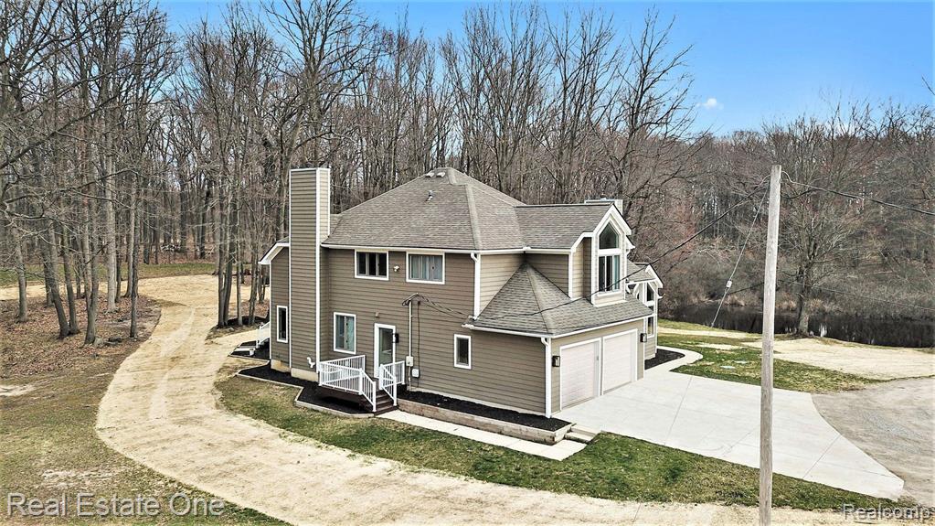 8155 Sheraton Park Drive, Fenton, MI 48430 — Photo 4