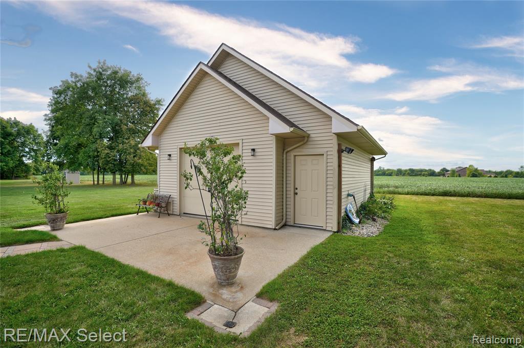 5293 Lin Hill Drive, Swartz Creek, MI 48473 — Photo 9