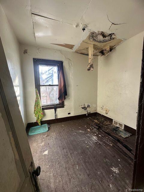 9354 BESSEMORE Street, Detroit, MI 48213 — Photo 8