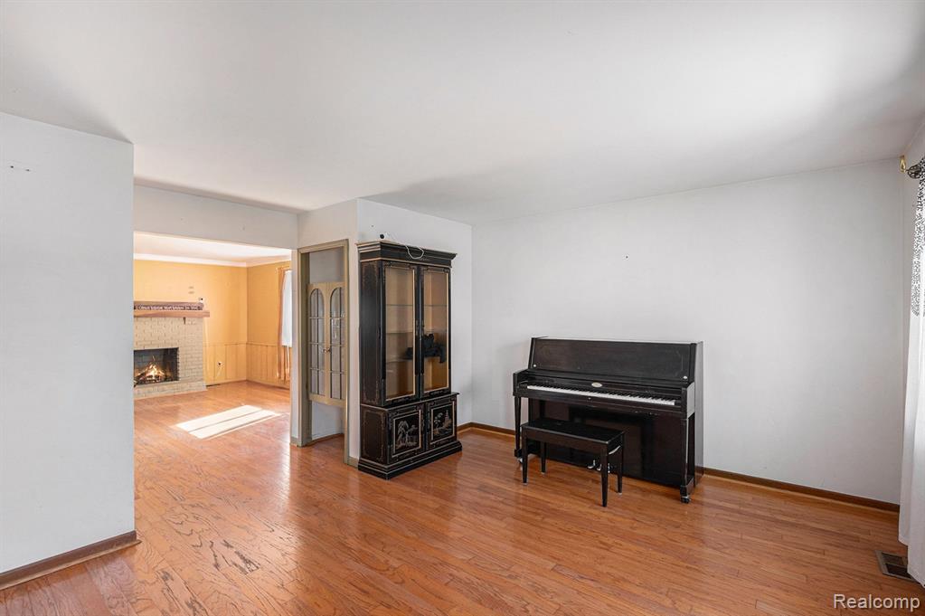 460 HICKORY Drive, Troy, MI 48083 — Photo 3