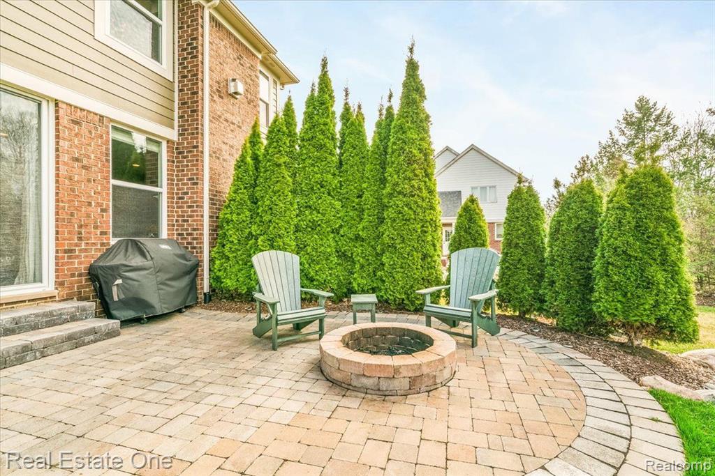 48025 E OXFORD Court, Canton, MI 48187 — Photo 21