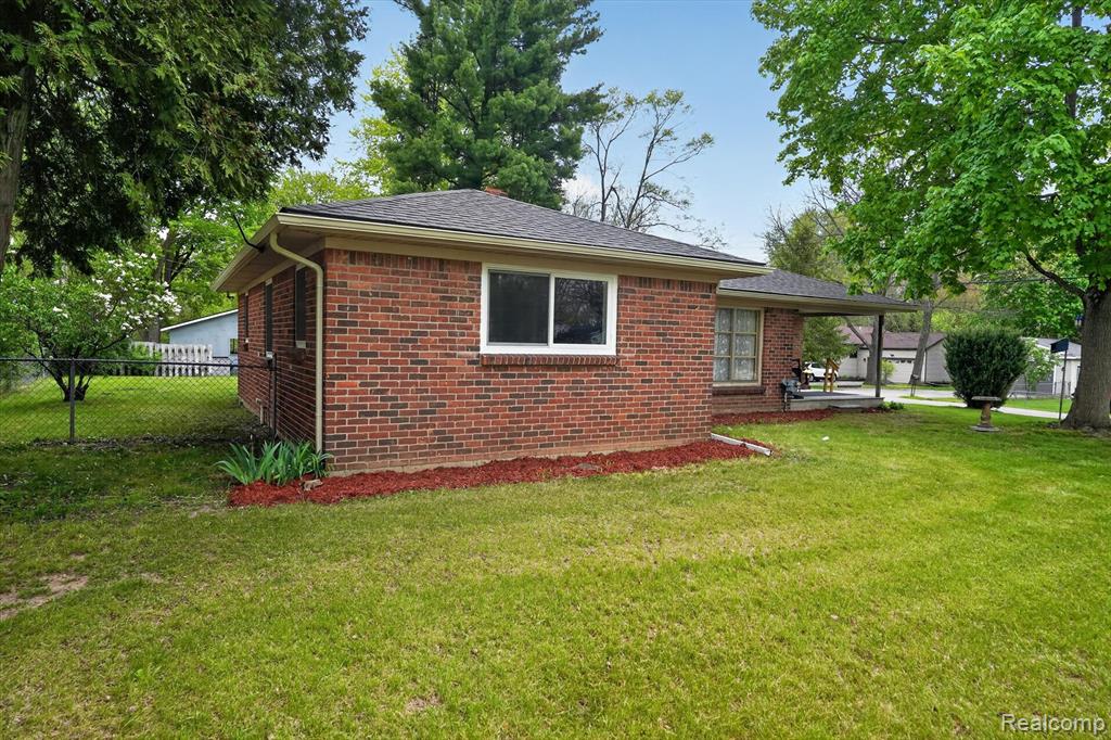 403 Pond Street, Pinckney, MI 48169 — Photo 3