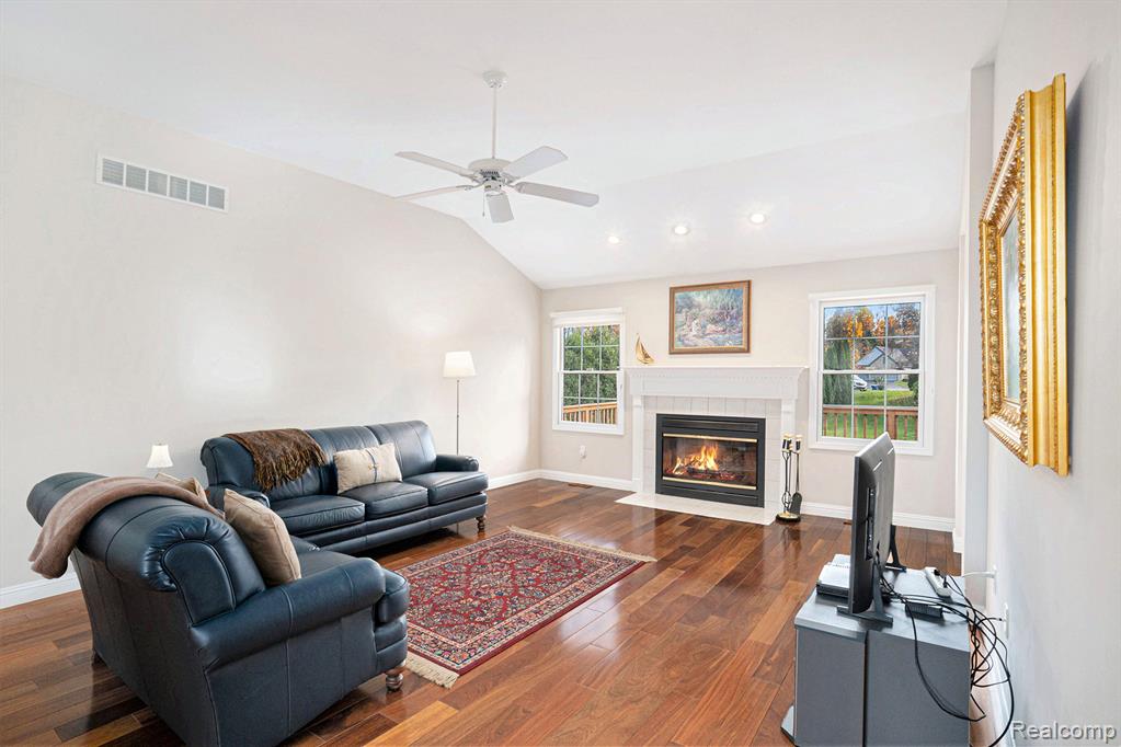 4019 Pine Ridge Court, Fenton, MI 48430 — Photo 10