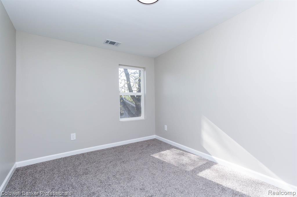 8237 PACKARD Avenue, Warren, MI 48089 — Photo 24