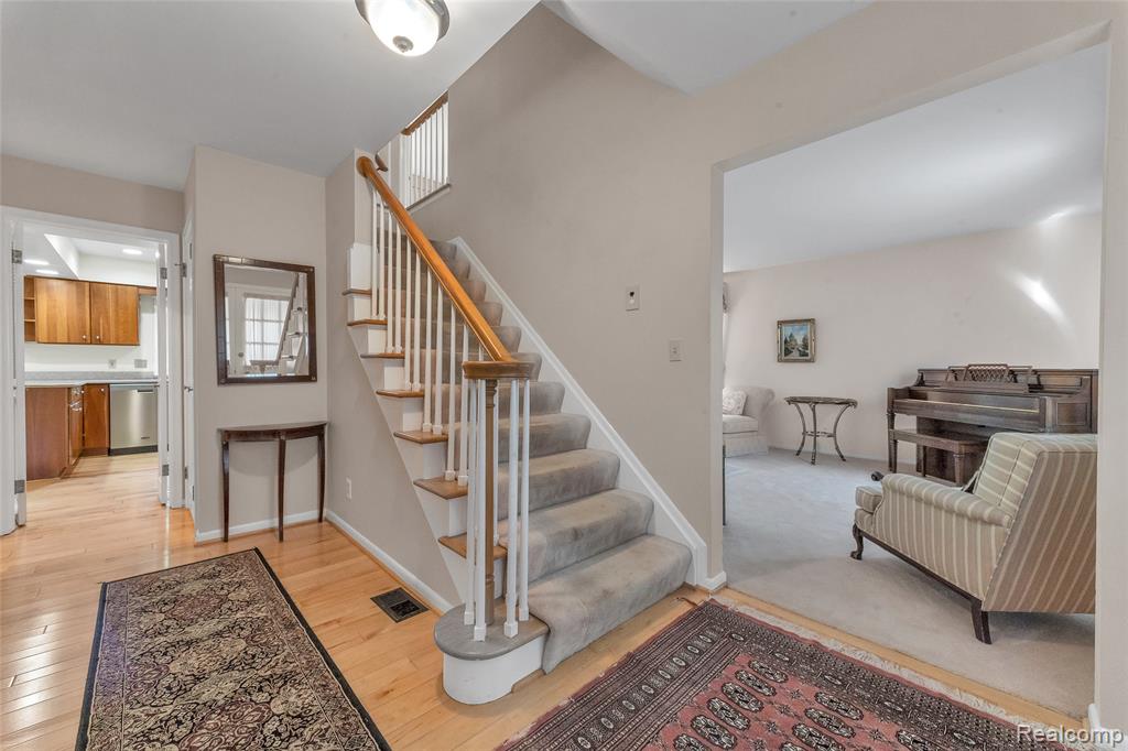 687 Foxhall Road, Bloomfield Hills, MI 48304 — Photo 4